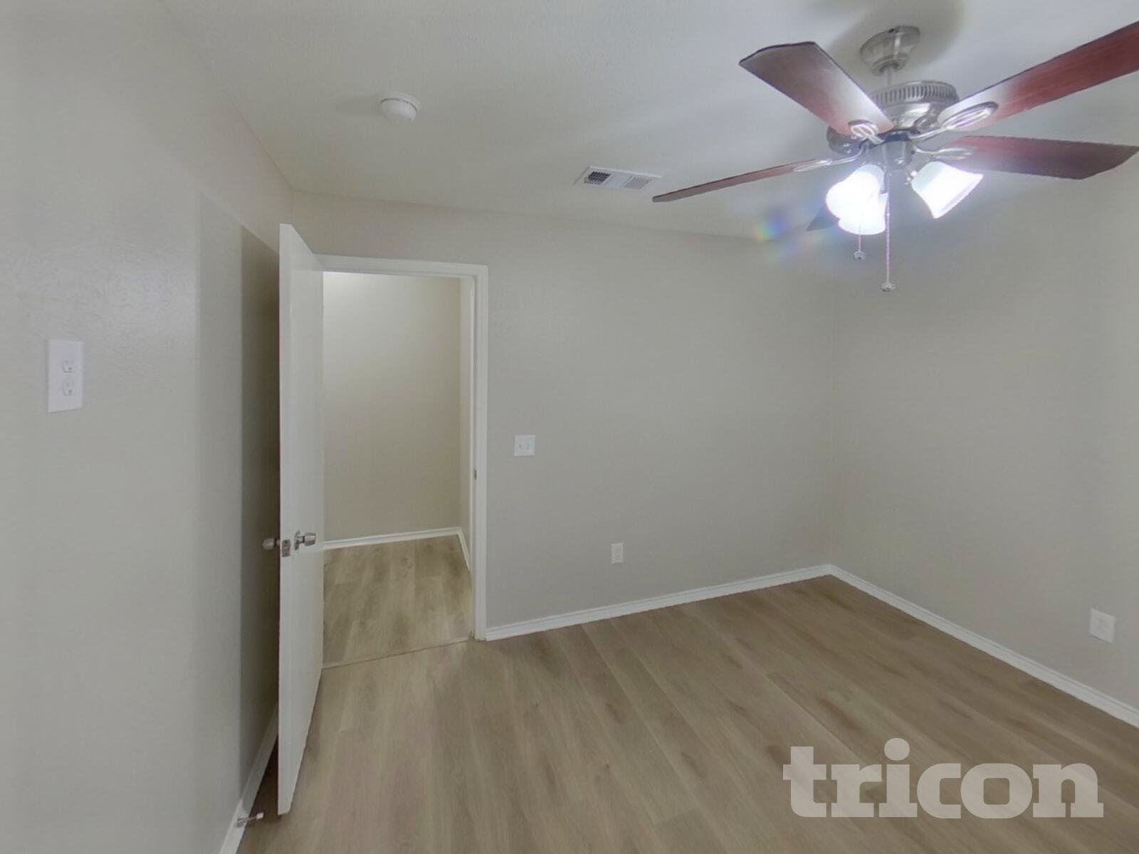 Building Photo - 909 Meadowdale Dr