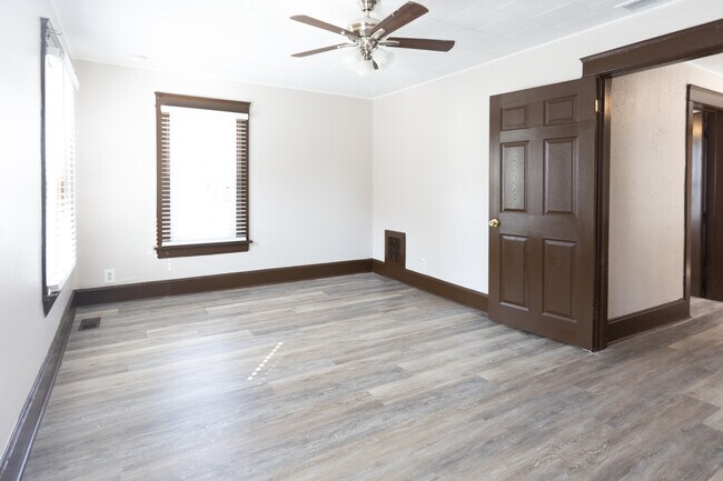 Building Photo - 1001 4th Ave