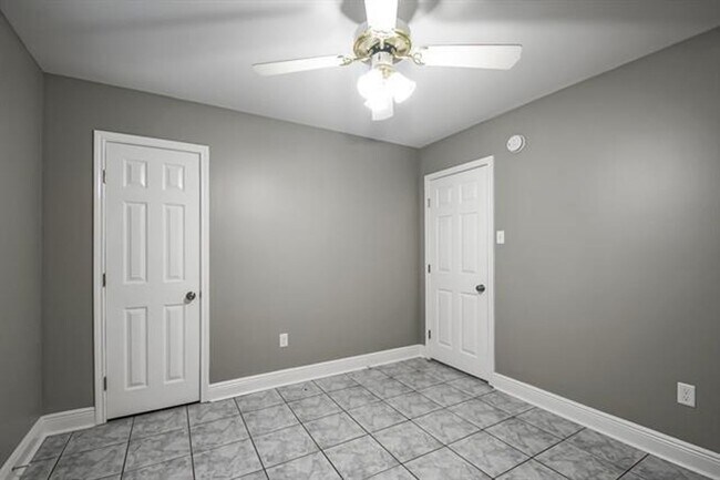 Building Photo - Lovely updated home in Suncrest Subdivision