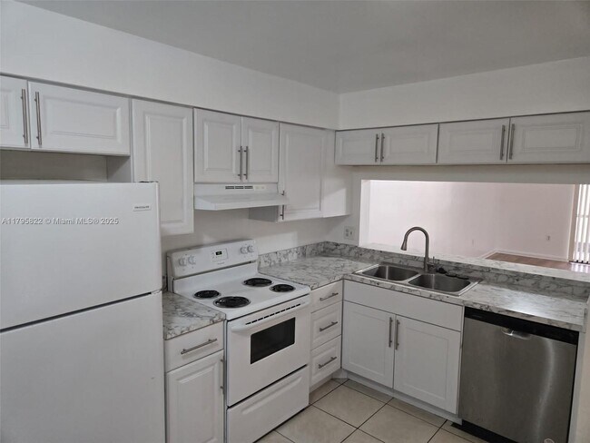 Building Photo - 2257 SW 80th Terrace