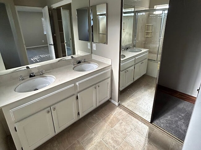 Building Photo - Pleasanton Shadow Cliffs, 3 Bed. 2.5 Bath, Near Top Schools!