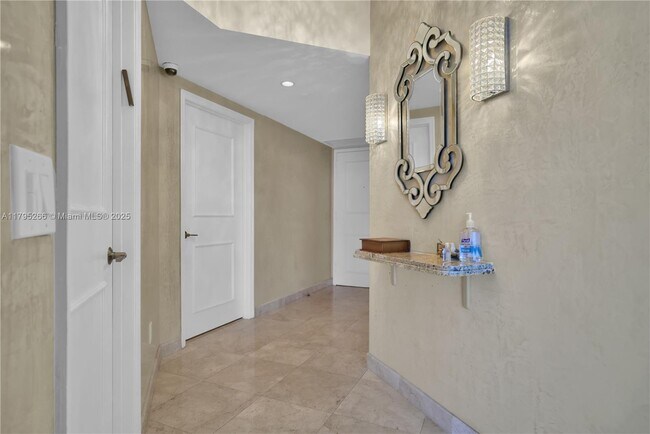 Building Photo - 4775 Collins Ave