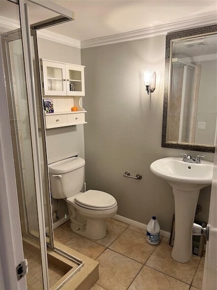 Building Photo - 1400 NE 57th St