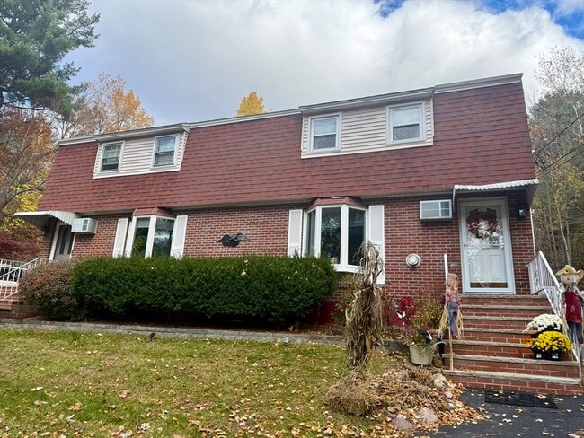 Building Photo - 8 Maylane Dr