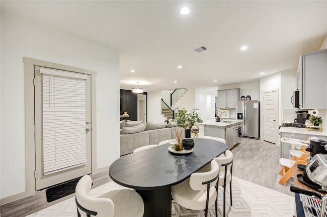 Building Photo - 6846 Dell Vista Drive