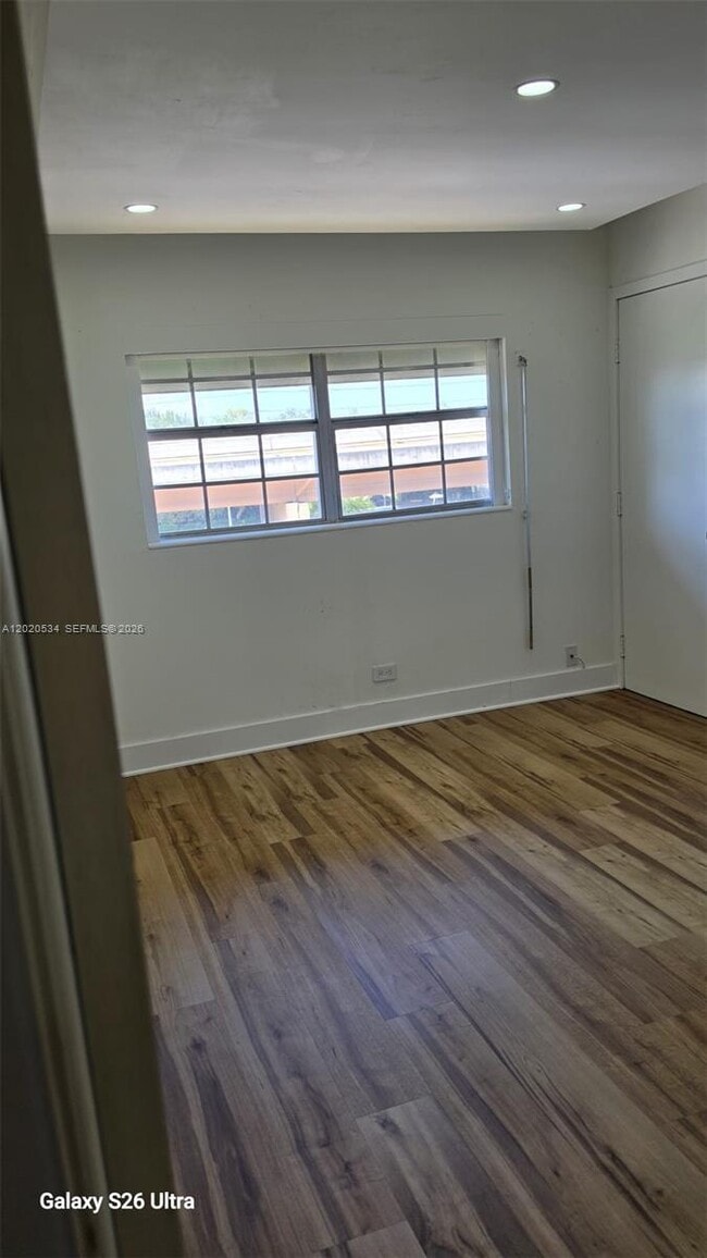 Building Photo - 8107 SW 72nd Ave