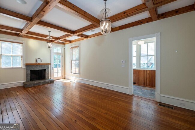 Building Photo - 765 Woodland Ave SE