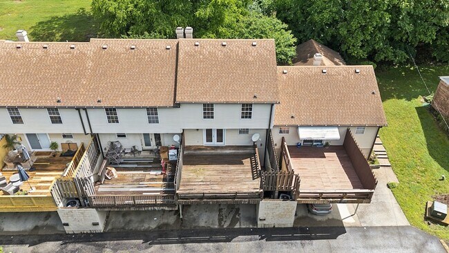 Building Photo - 377 Huntington Ridge Dr