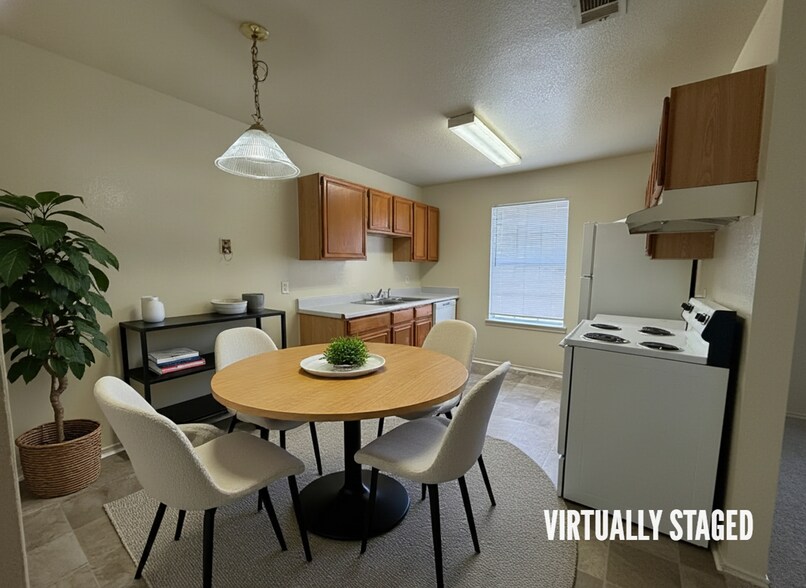 Building Photo - 1706 Benttree Dr