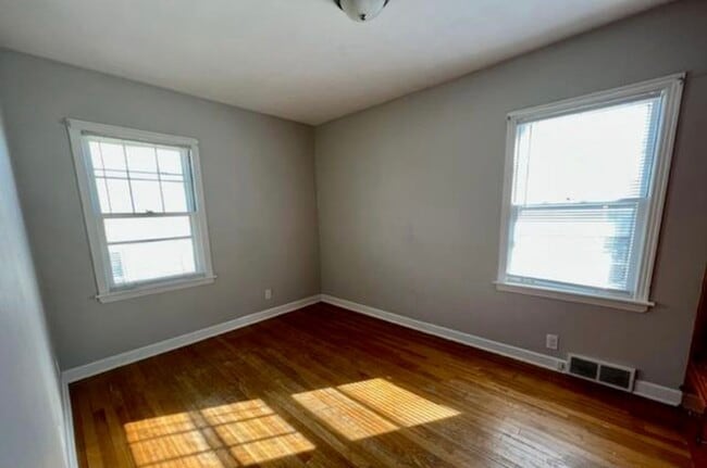 Building Photo - 1115 Berg Pl