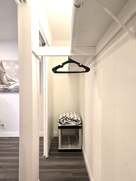 Building Photo - 123 E Bennett Ave