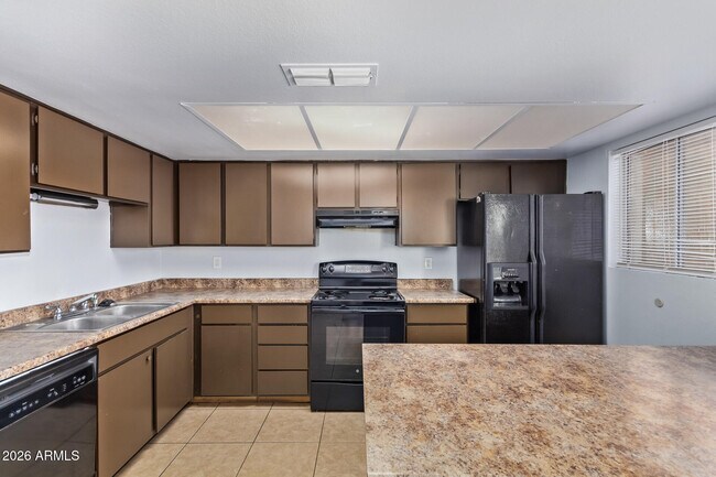 Building Photo - 6320 N 47th Ave