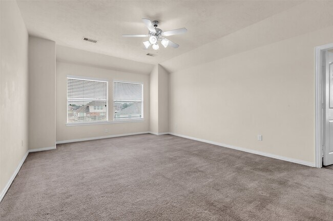 Building Photo - 30715 Legends Ridge Dr