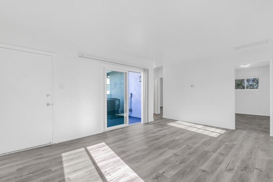 Building Photo - 10107 England Ave