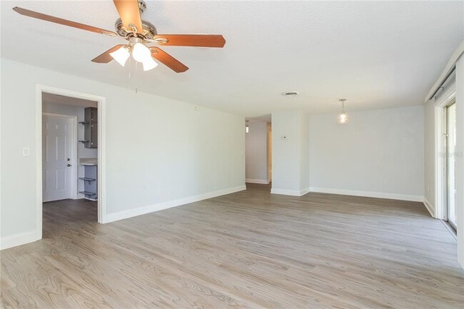 Building Photo - 40 Fairway Cir