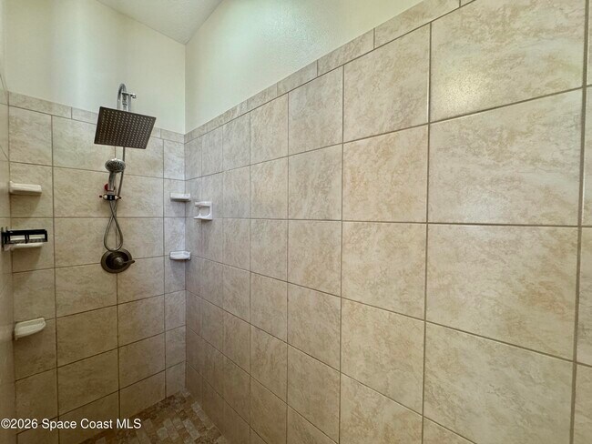 Building Photo - 181 Del Monte St NE