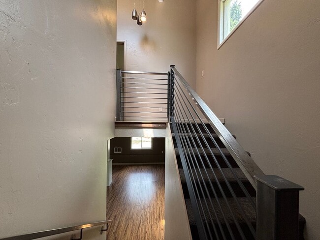 Building Photo - 1402 S Willson Ave