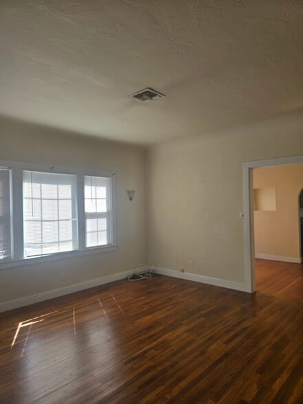 Building Photo - 2164 Waldon St