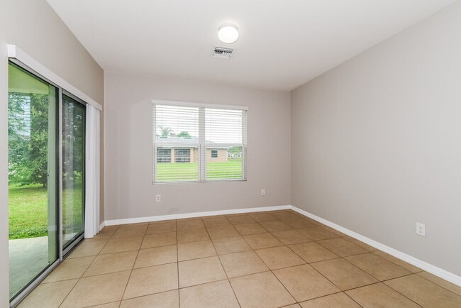 Building Photo - 31 NE 9th Pl