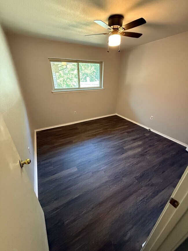 Building Photo - 7412 Lemonwood Ln