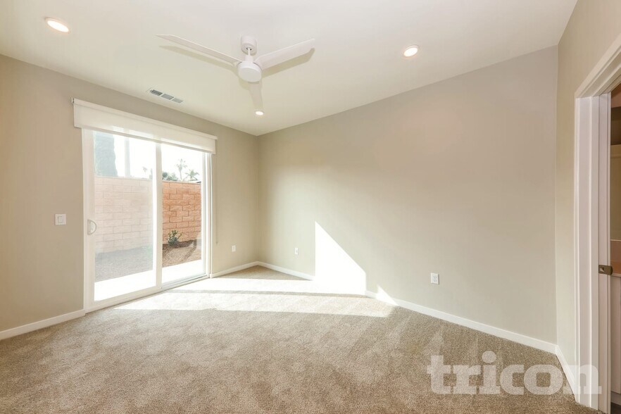 Building Photo - 611 Citron St