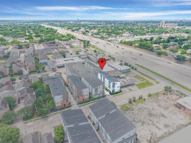 Building Photo - 9614 Riddlewood Ln