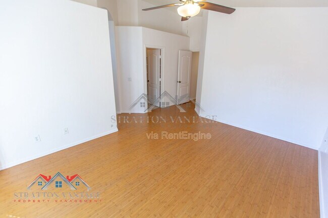 Building Photo - 8039 W Alex Ave