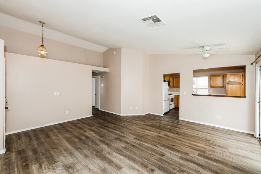 Building Photo - 6111 Grape Blossom Ave