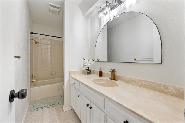 Building Photo - 3512 Cliffwood Dr