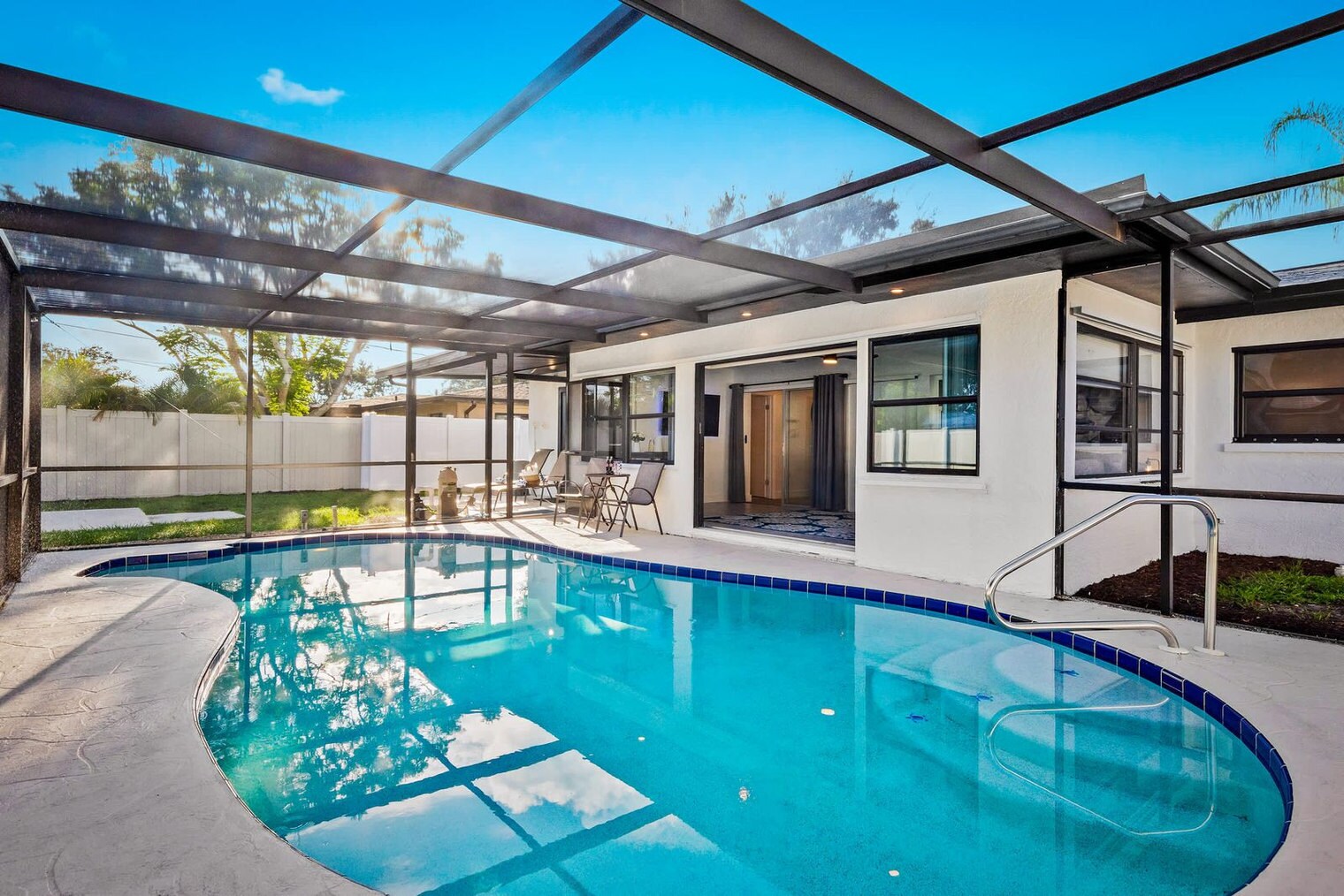 Building Photo - 1311 Cypress Ave