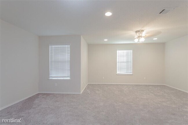 Building Photo - 632 Reinhardt Blvd