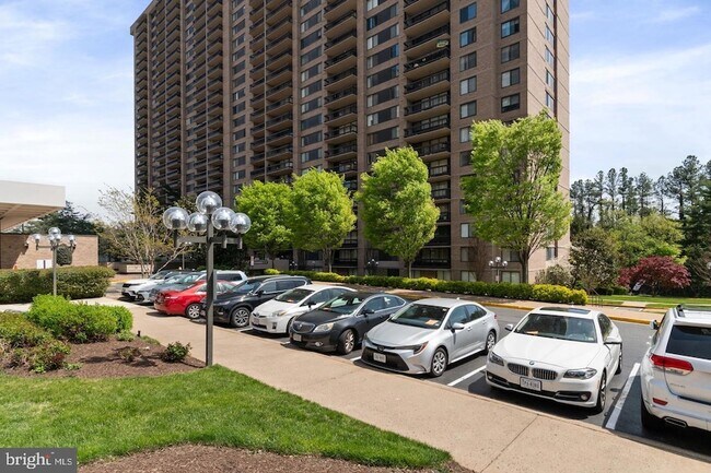 Building Photo - 3705 S George Mason Dr