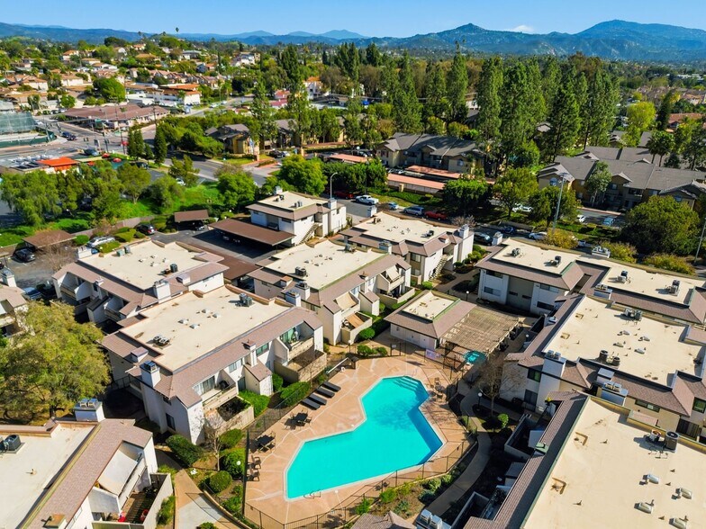 Building Photo - 450 W Vermont Ave