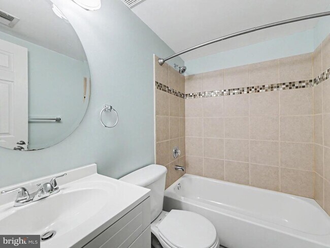 Building Photo - 5570 Rowser Dr