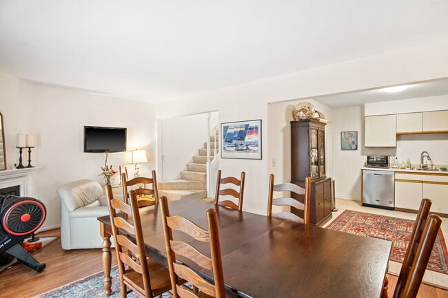 Building Photo - 103 N Bennett St