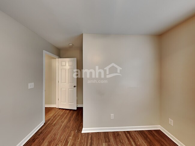 Building Photo - 15709 Lakepoint Forest Dr