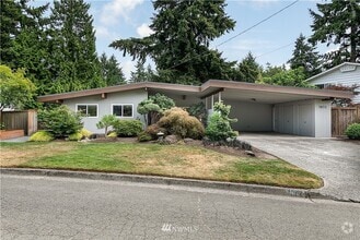 Building Photo - Newport Hills 3bed/1bath Home!