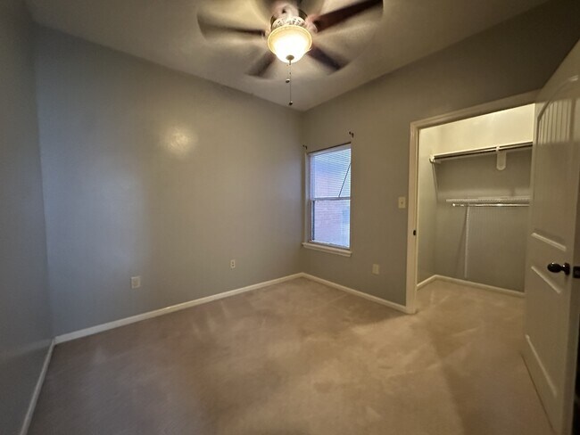 Building Photo - 6863 Par Rd 7137