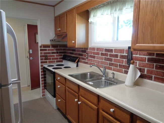 Building Photo - 209 Winding Way