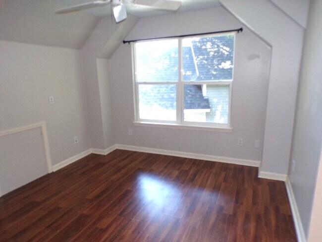 Building Photo - Mid Island home for rent