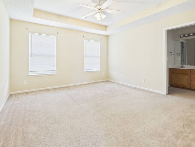 Building Photo - 703 Iron Horse Dr