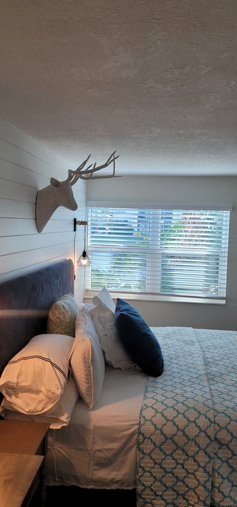 Building Photo - 1830 Robalo Dr