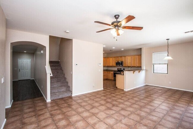 Building Photo - 5Bedroom/3Bath San Tan Vally Home!