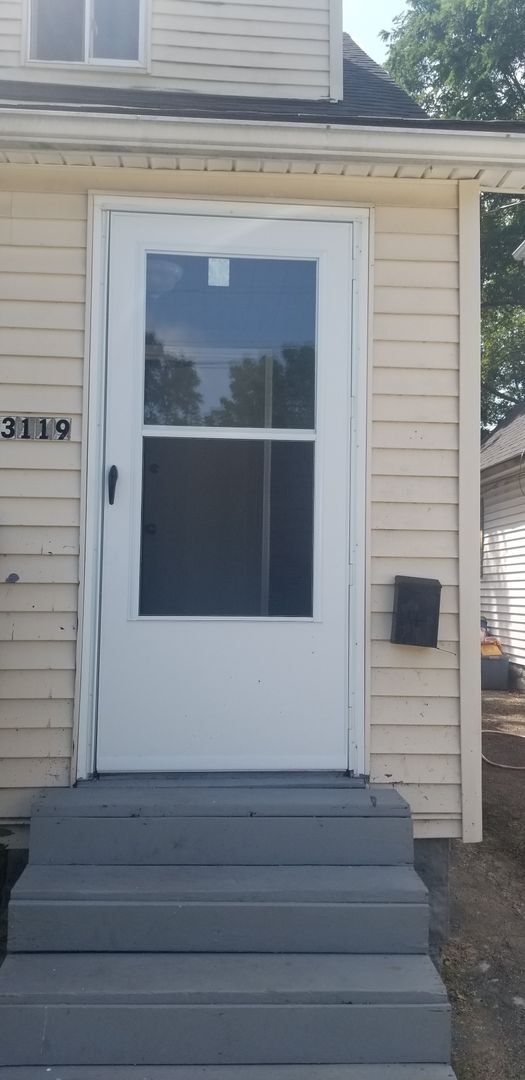 Building Photo - Old Brooklyn - 3 Bedroom Single Family Home