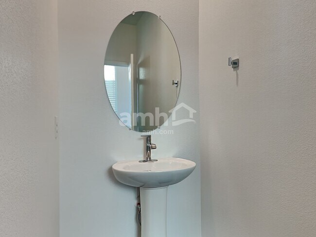 Building Photo - 2737 Fierce Star Ave