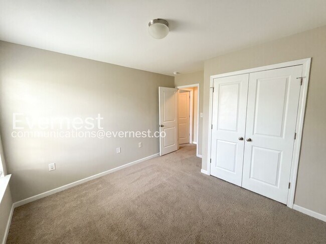 Building Photo - Limited Time Special Offer / 3 Bed, 2.5 Bath Home with Garage / Pet-Friendly / Vouchers Accepted ...