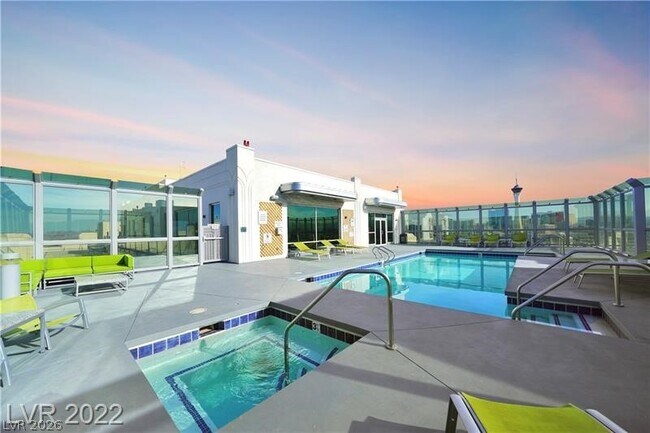 Building Photo - 900 S Las Vegas Blvd