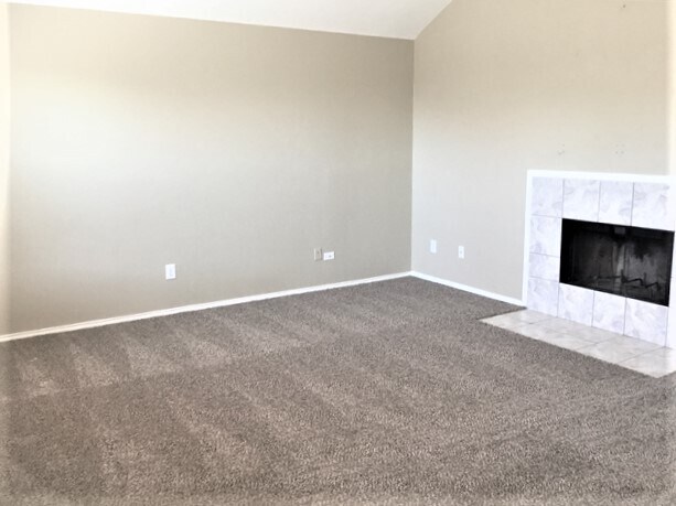 Building Photo - 1950 Tawakani Ln