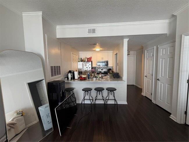 Building Photo - 800 S Dakota Ave