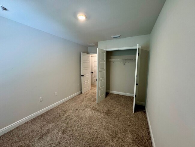 Building Photo - 272 The Prado